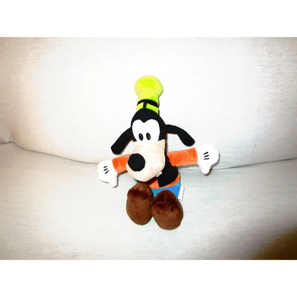 Disney Small Stuffed Goofy Plush Great Stocking Stuffer or Gift for Birthday - Picture 5 of 10
